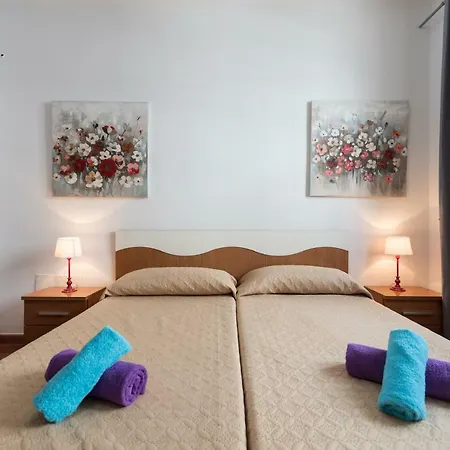 Semesterbostad Private Solarium - 2br House Near The Airport *